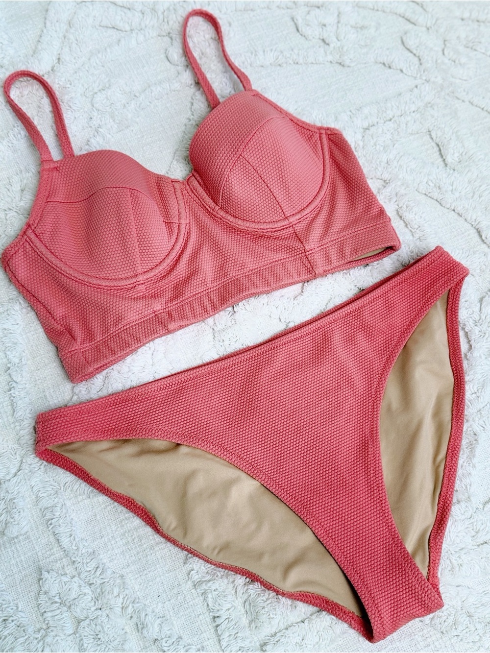 Old Navy Coral Textured Underwire Bikini Set Top M Bottom L EUC